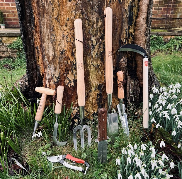 Crafting Timeless Beauty: Bonsai Artistry and Japanese Garden Tools