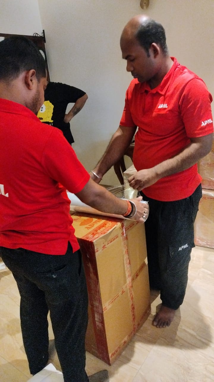 moving service in Singapore